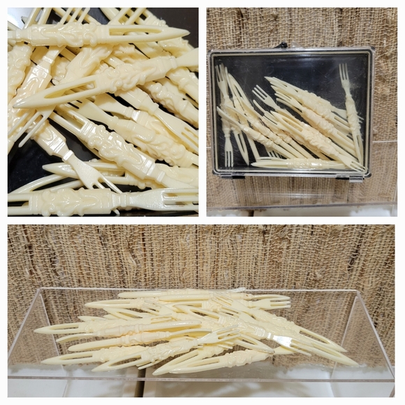 Mid Century Vintage Set of 20 Ivory Plastic Hors D'oeuvre Forks - Picture 2 of 2